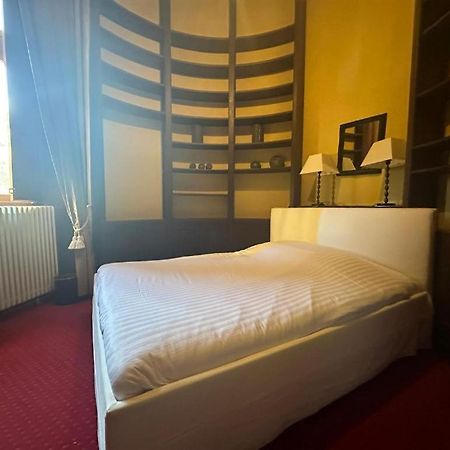 Camping Et Hotel Chateau Du Haget Montesquiou Exterior foto