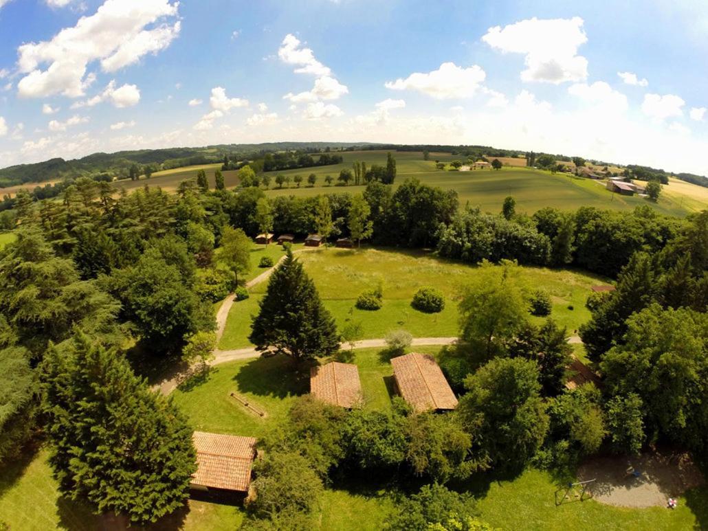 Camping Et Hotel Chateau Du Haget Montesquiou Exterior foto